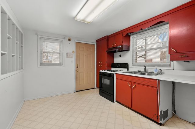 412 6th Avenue, Three Rivers, MI 49093