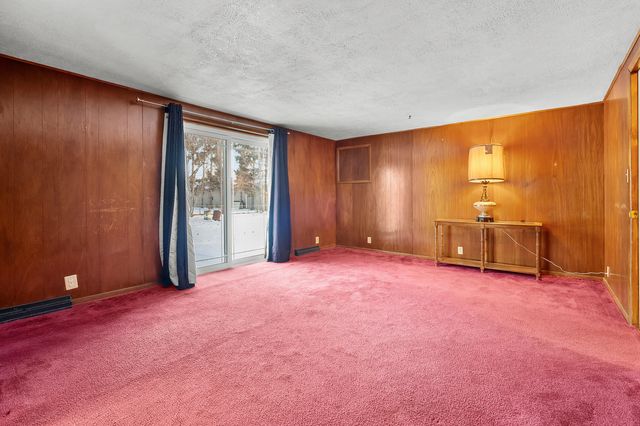 412 6th Avenue, Three Rivers, MI 49093