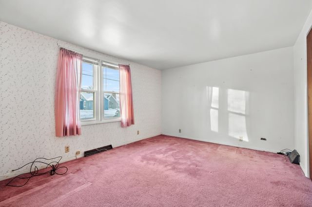 412 6th Avenue, Three Rivers, MI 49093