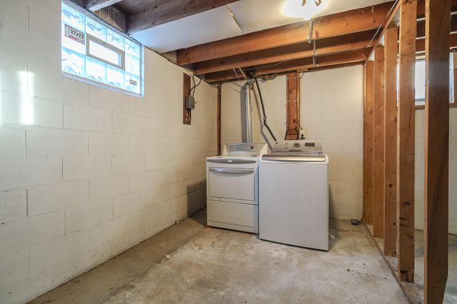 412 6th Avenue, Three Rivers, MI 49093