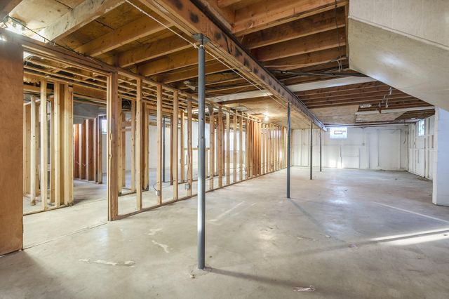 412 6th Avenue, Three Rivers, MI 49093