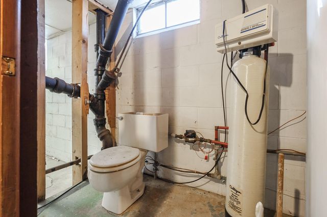 412 6th Avenue, Three Rivers, MI 49093