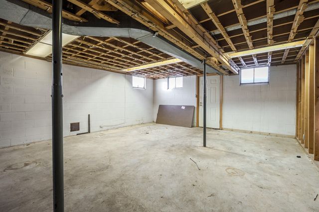 412 6th Avenue, Three Rivers, MI 49093