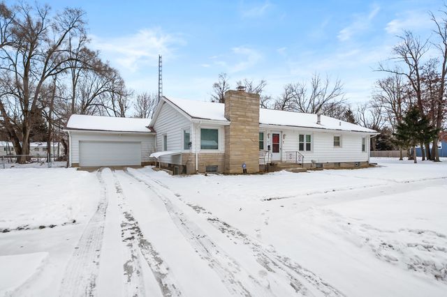 412 6th Avenue, Three Rivers, MI 49093