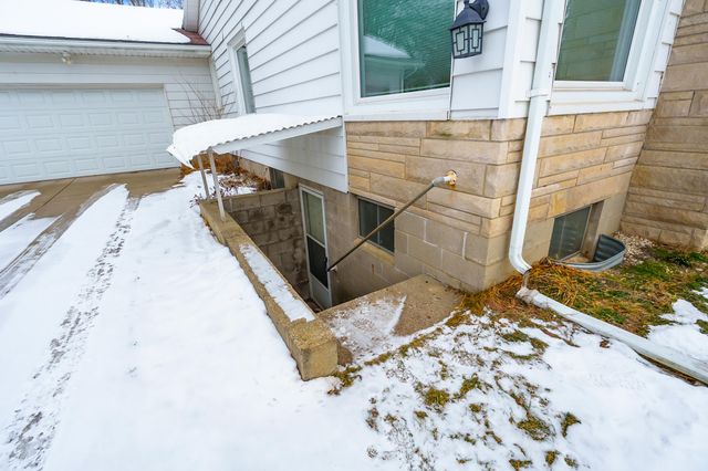 412 6th Avenue, Three Rivers, MI 49093