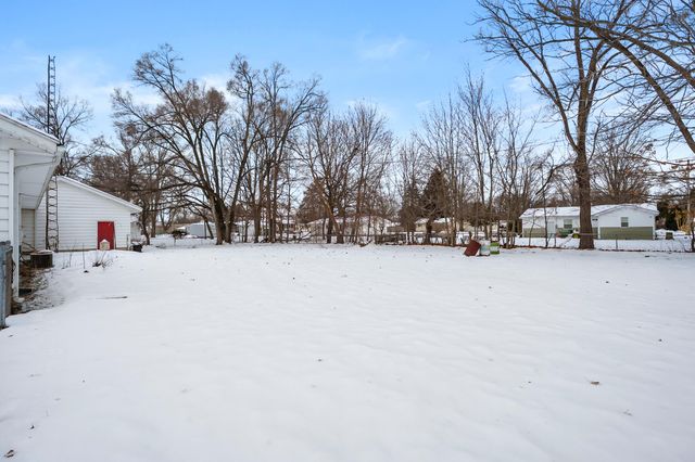 412 6th Avenue, Three Rivers, MI 49093