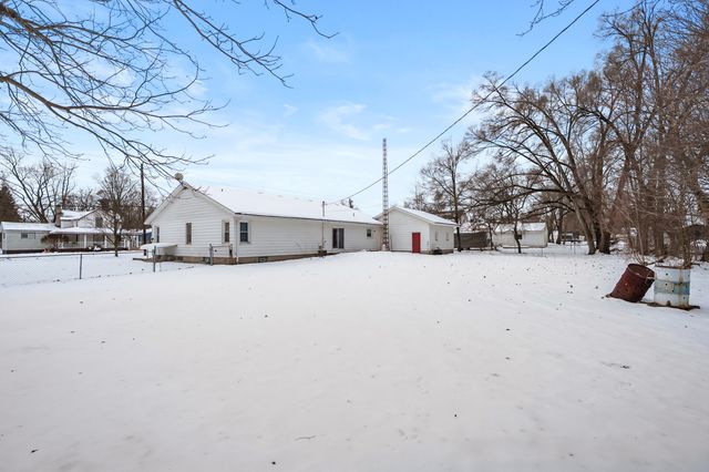 412 6th Avenue, Three Rivers, MI 49093