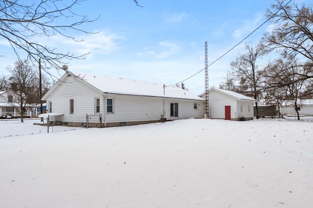 412 6th Avenue, Three Rivers, MI 49093