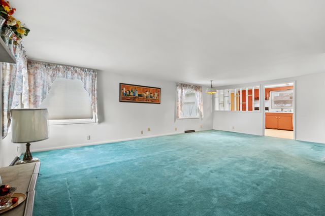 412 6th Avenue, Three Rivers, MI 49093