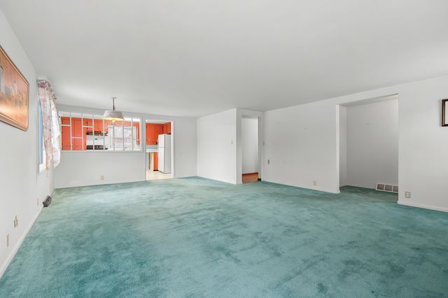 412 6th Avenue, Three Rivers, MI 49093