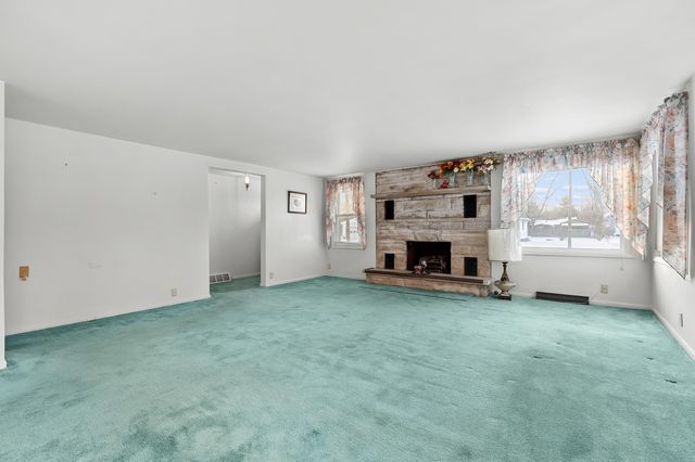 412 6th Avenue, Three Rivers, MI 49093