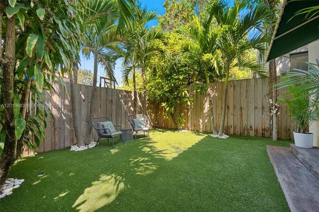 3274 Gifford Ln 3274, Miami, FL 33133