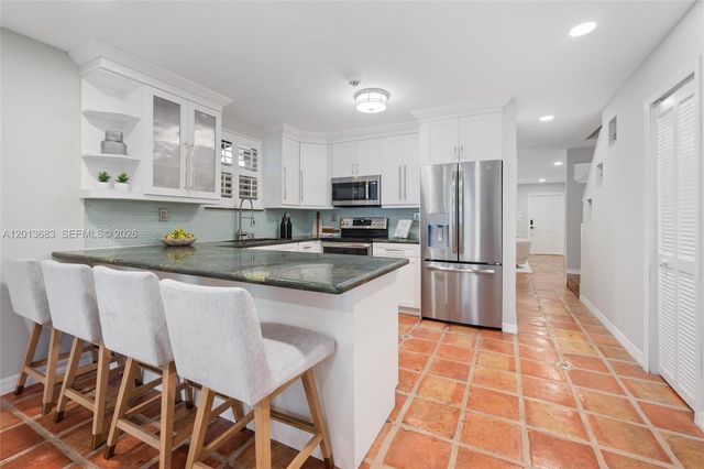 3274 Gifford Ln 3274, Miami, FL 33133