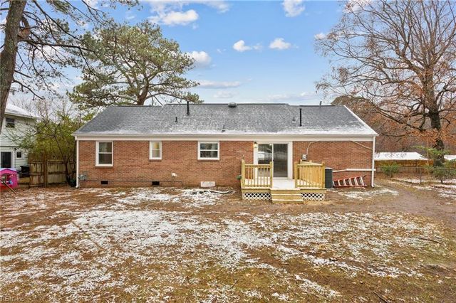 426 Nicewood DR, Newport News, VA 23602