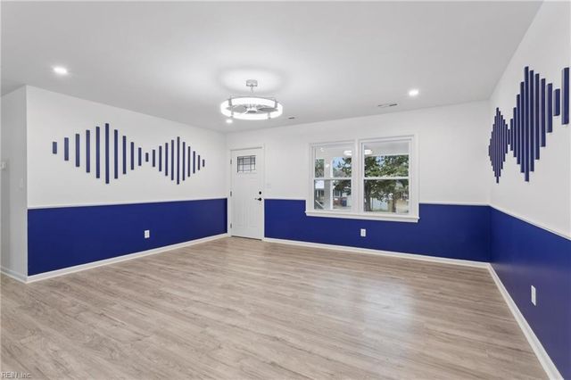 426 Nicewood DR, Newport News, VA 23602