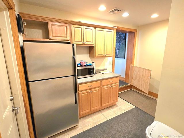 60 Central Avenue, Bloomfield, CT 06002