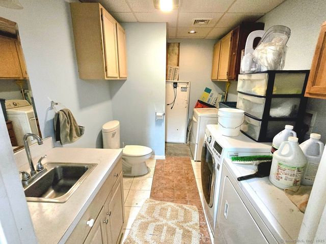 60 Central Avenue, Bloomfield, CT 06002