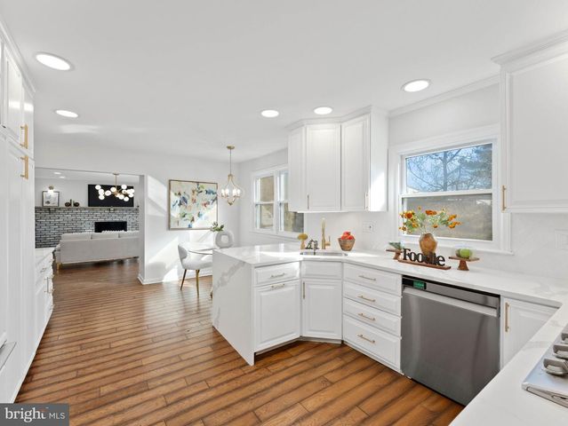 416 COUNTRY CLUB DR, Cherry Hill, NJ 08003