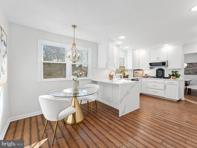 416 COUNTRY CLUB DR, Cherry Hill, NJ 08003