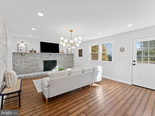 416 COUNTRY CLUB DR, Cherry Hill, NJ 08003