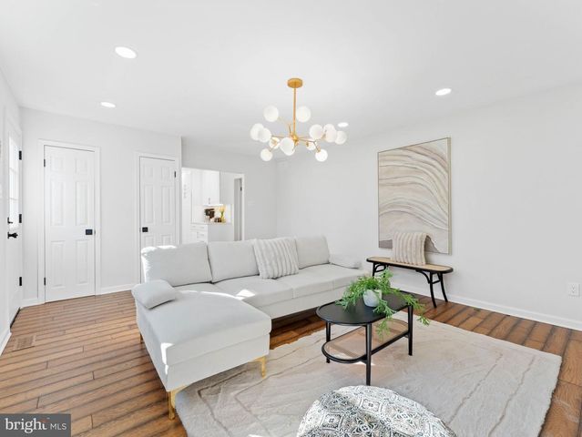 416 COUNTRY CLUB DR, Cherry Hill, NJ 08003