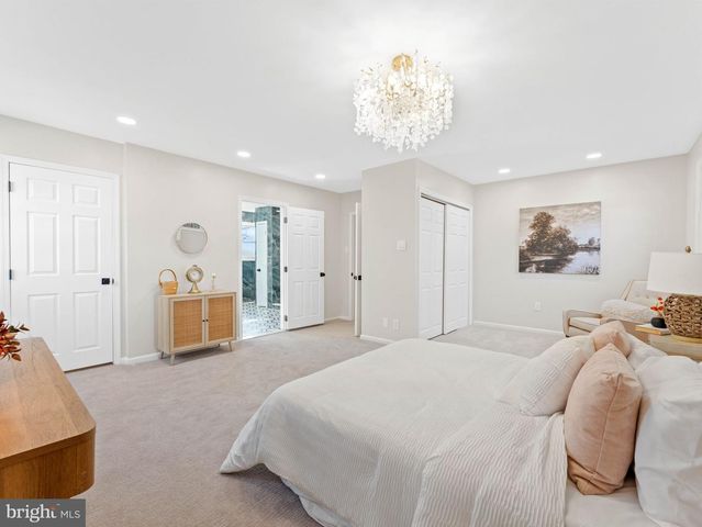 416 COUNTRY CLUB DR, Cherry Hill, NJ 08003