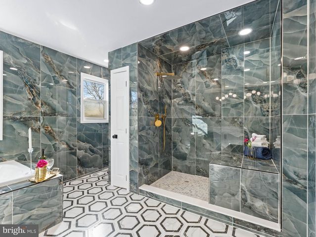 416 COUNTRY CLUB DR, Cherry Hill, NJ 08003