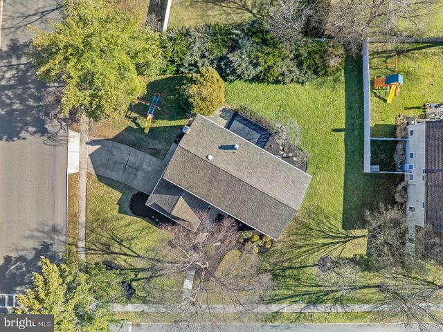 416 COUNTRY CLUB DR, Cherry Hill, NJ 08003