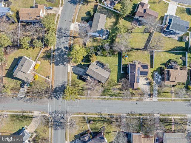 416 COUNTRY CLUB DR, Cherry Hill, NJ 08003