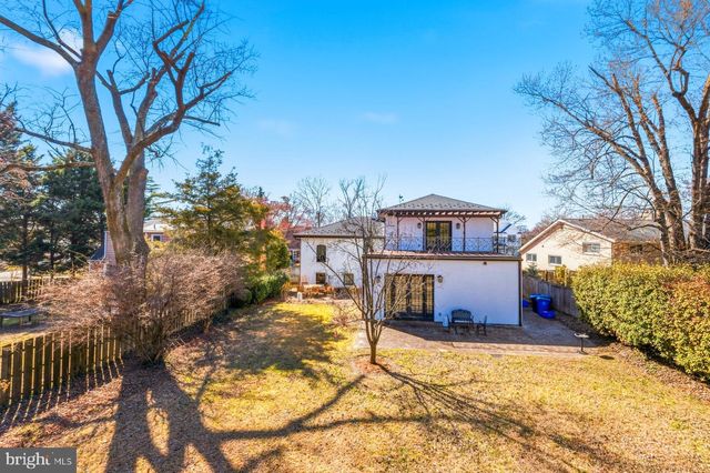 9607 SINGLETON DR, Bethesda, MD 20817