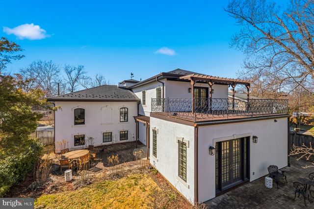 9607 SINGLETON DR, Bethesda, MD 20817