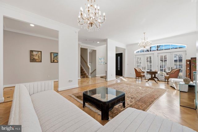 9607 SINGLETON DR, Bethesda, MD 20817