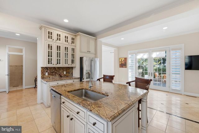 9607 SINGLETON DR, Bethesda, MD 20817