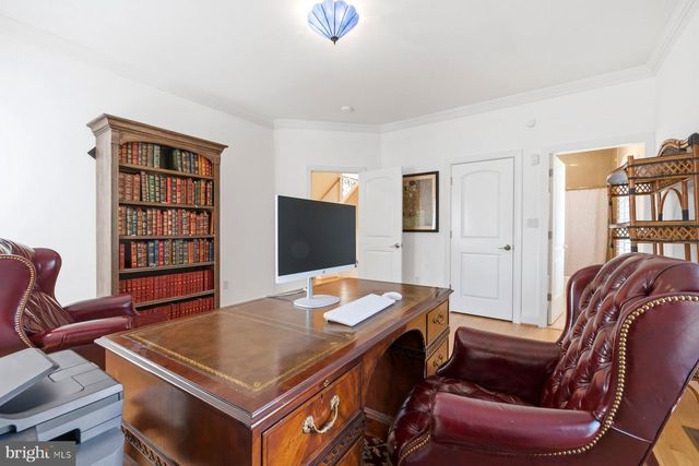 9607 SINGLETON DR, Bethesda, MD 20817