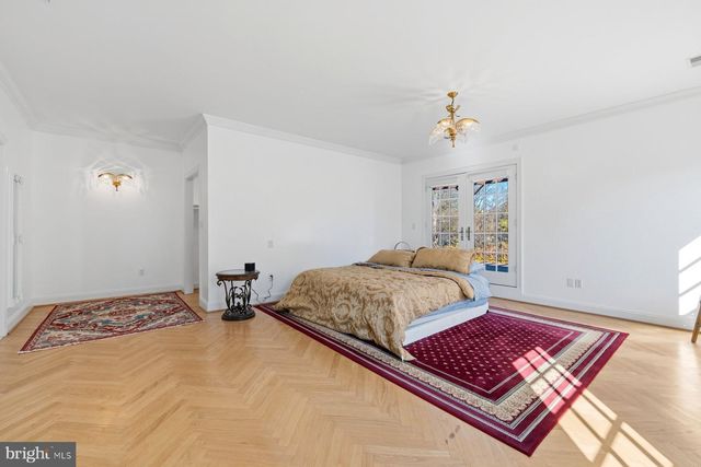 9607 SINGLETON DR, Bethesda, MD 20817