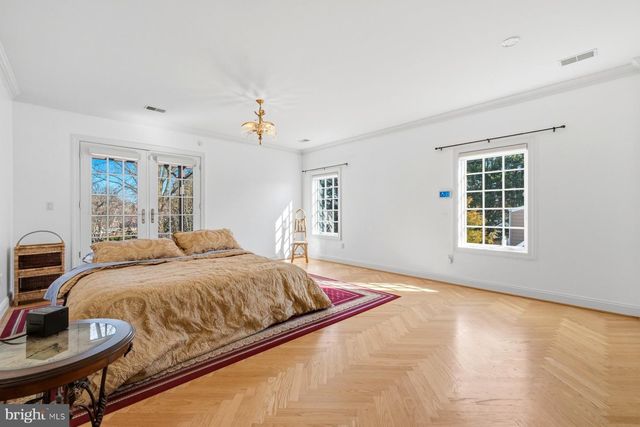 9607 SINGLETON DR, Bethesda, MD 20817