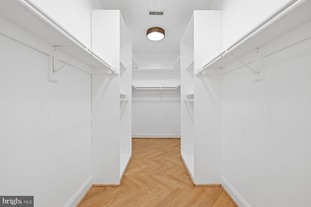 9607 SINGLETON DR, Bethesda, MD 20817