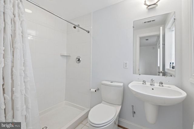 9607 SINGLETON DR, Bethesda, MD 20817