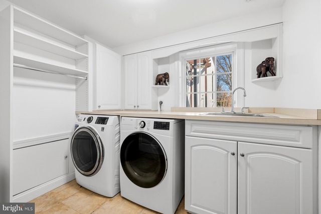 9607 SINGLETON DR, Bethesda, MD 20817