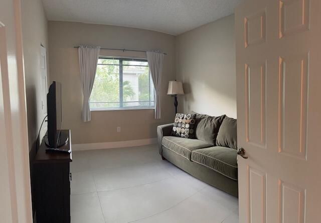 2805 VERONIA Drive 104, Palm Beach Gardens, FL 33410