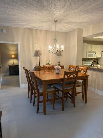 2805 VERONIA Drive 104, Palm Beach Gardens, FL 33410