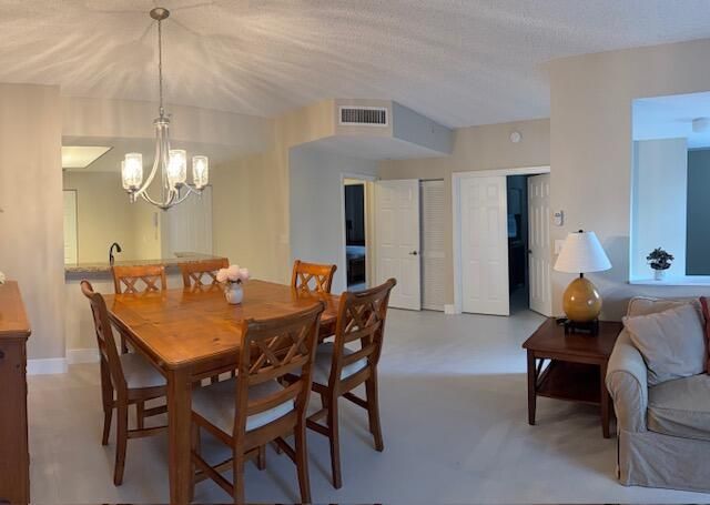 2805 VERONIA Drive 104, Palm Beach Gardens, FL 33410