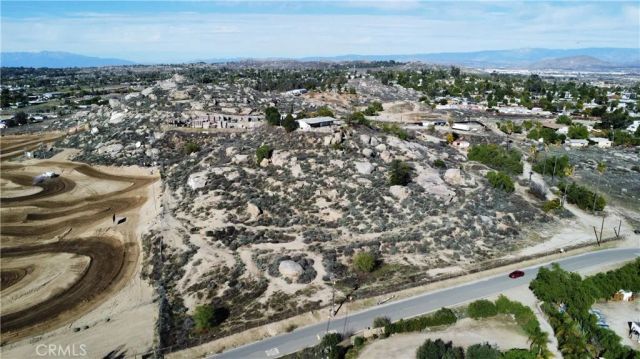 1020 Clayton, Perris, CA 92570