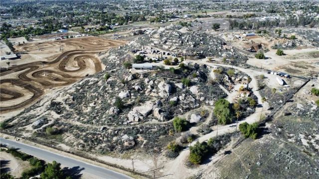 1020 Clayton, Perris, CA 92570