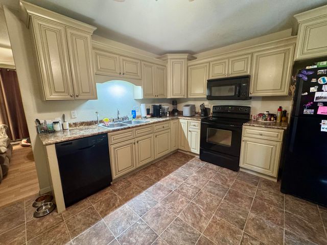 700 BON GOR CT, Columbia, MO 65202