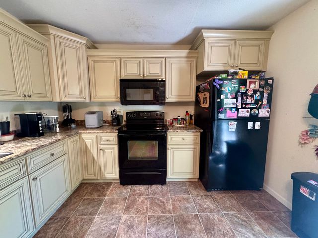 700 BON GOR CT, Columbia, MO 65202