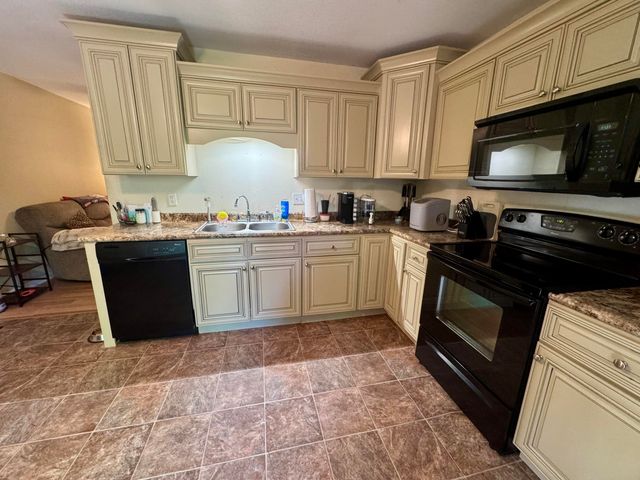 700 BON GOR CT, Columbia, MO 65202