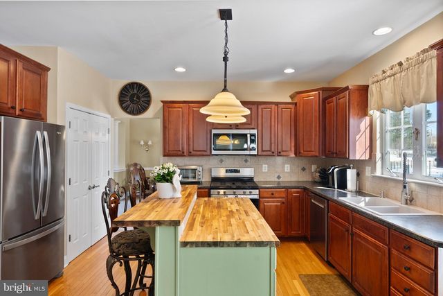 10 LAUREL WOOD CT, Laurel Springs, NJ 08021