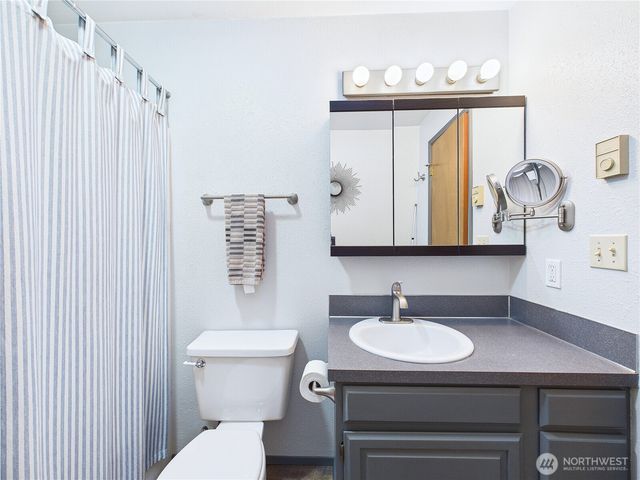 1341 E Beaver Avenue, Shelton, WA 98584