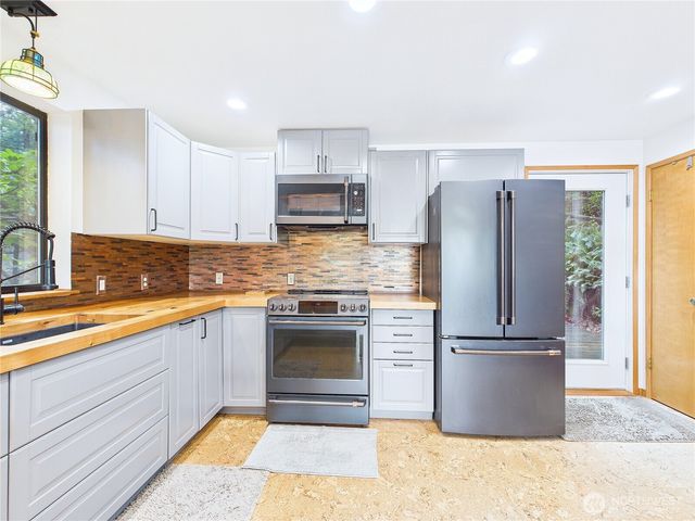 1341 E Beaver Avenue, Shelton, WA 98584